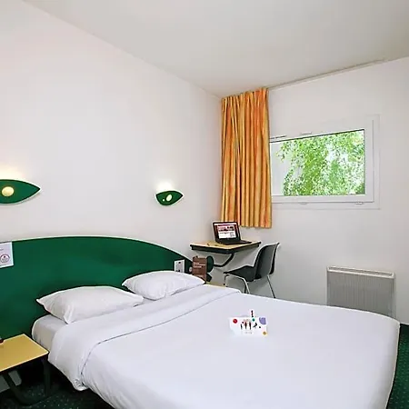 Cerise Hotel *